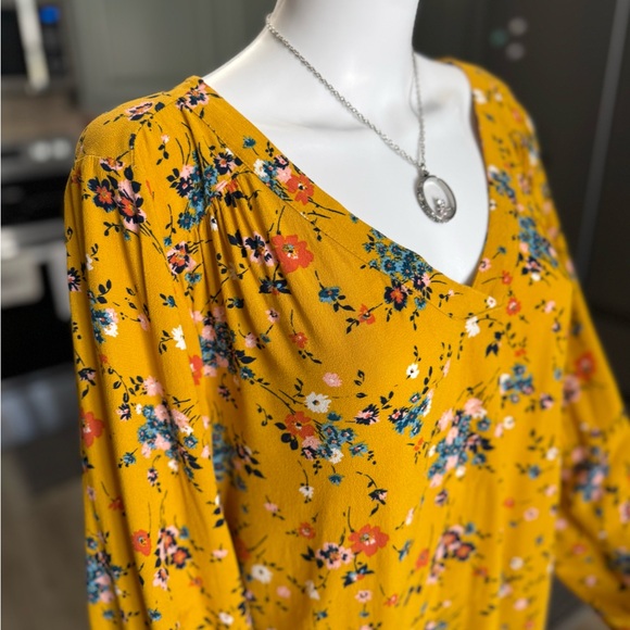 𝙎𝙩 𝙅𝙤𝙝𝙣'𝙨 𝘽𝙖𝙮 Floral Top XL Peasant Style Yellow - Picture 7 of 15